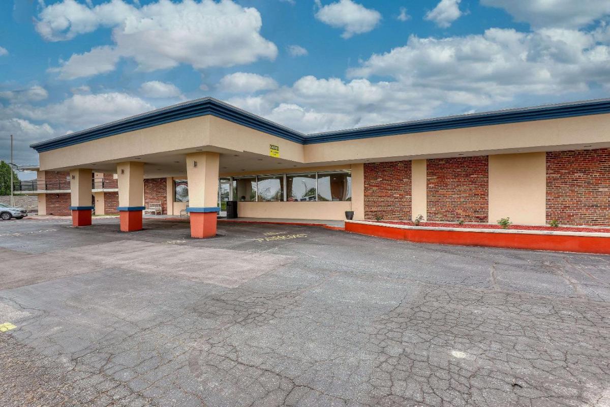 Suburban Studios Neenah - Housity