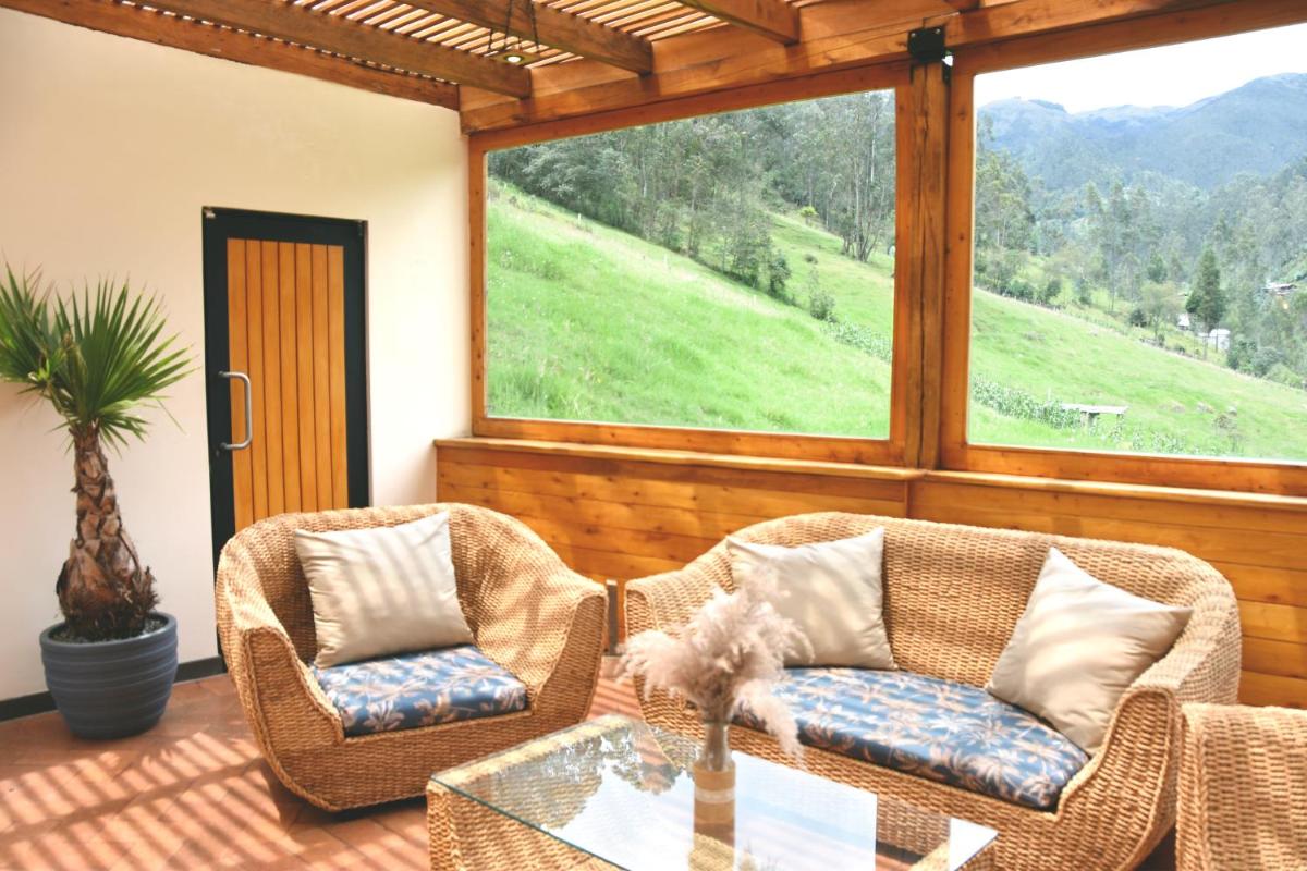 Vacaciones en Cuenca, quédate en Picota Cucho una encantadora quinta VIP con generador, jacuzzi y turco a 10km del centro de la ciudad -16 huéspedes - Housity