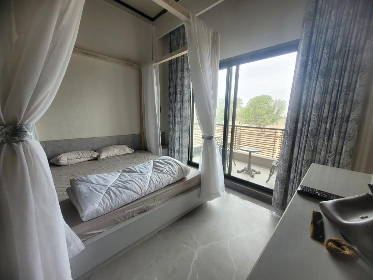 YAHVI THE FARMHOUSE - Housity