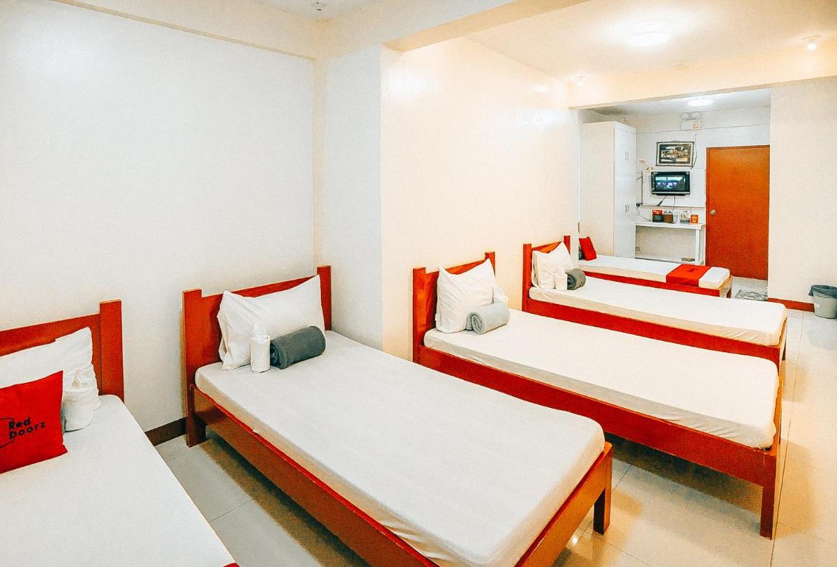 RedDoorz at S & L Apartelle Daraga Albay - Housity