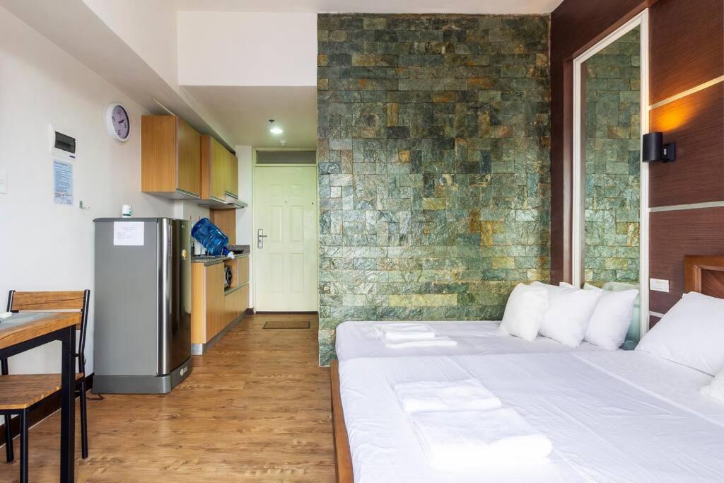 Suitetrails - Antonio's Place, 3 mins to Mactan Airport, Fast Internet with Netflix