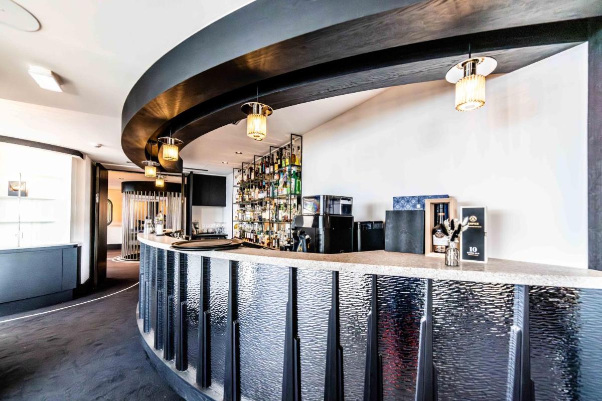 Cuisine ou kitchenette dans l'établissement L'Agapa Hôtel - Spa Codage