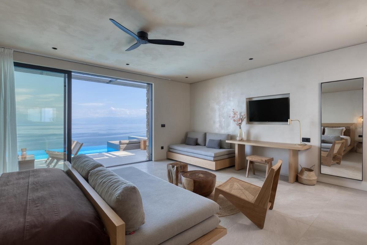 Le Grand Bleu Resort - Housity