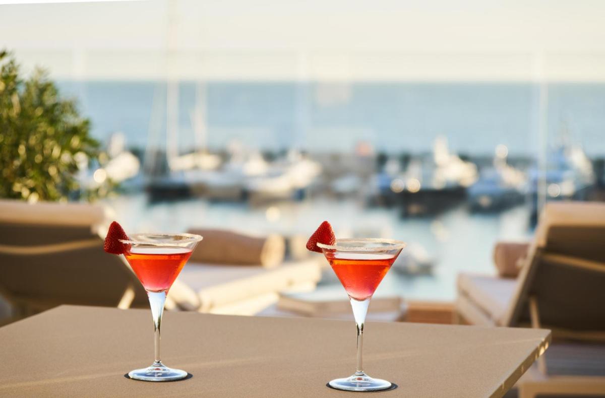Bebidas en Pure Salt Port Adriano - Adults Only