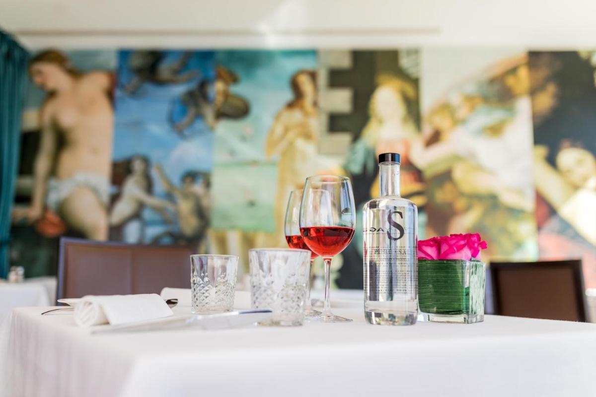 Bebidas en Pure Salt Port Adriano - Adults Only
