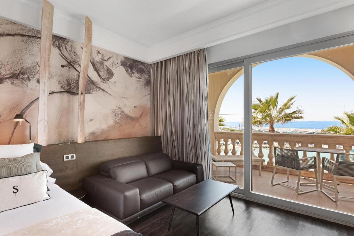 Zona de estar de Pure Salt Port Adriano - Adults Only