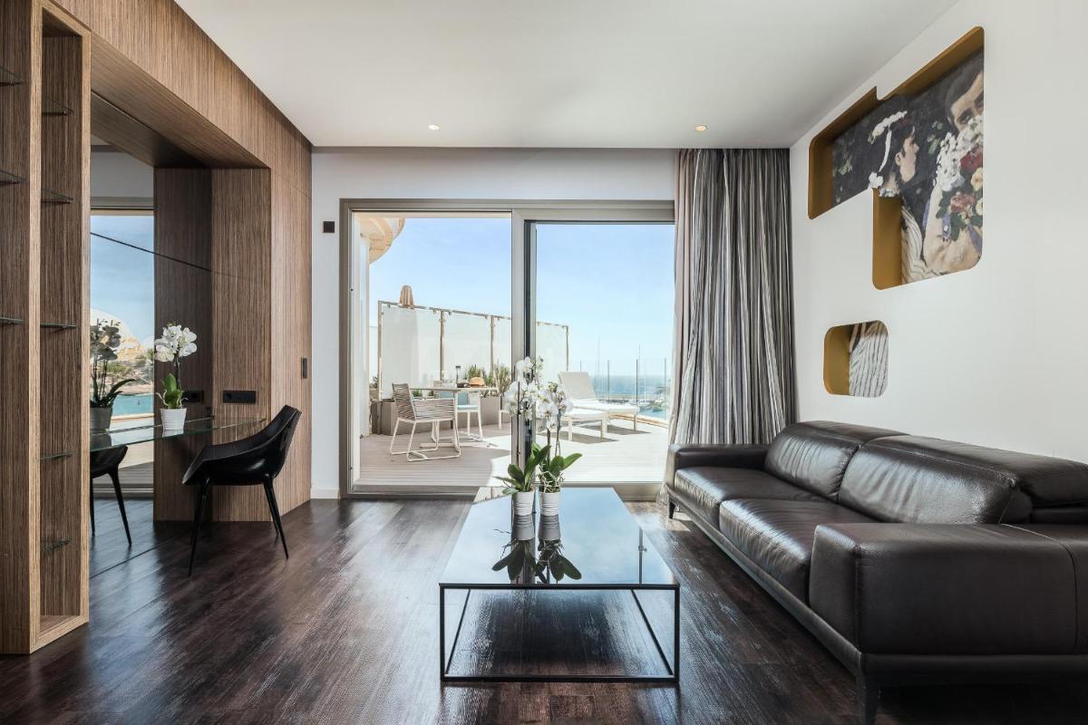 Zona de estar de Pure Salt Port Adriano - Adults Only