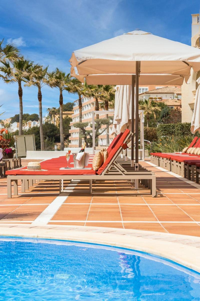 Piscina en o cerca de Pure Salt Port Adriano - Adults Only