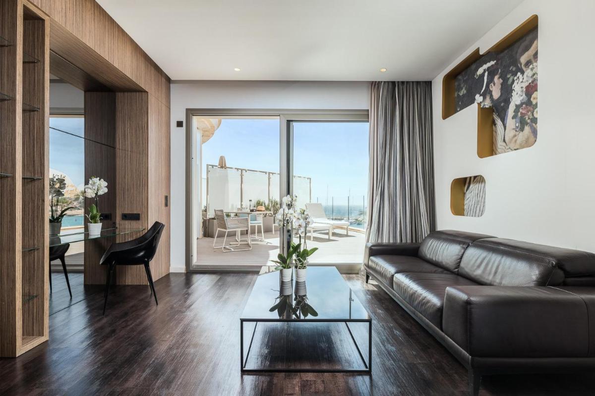Zona de estar de Pure Salt Port Adriano - Adults Only