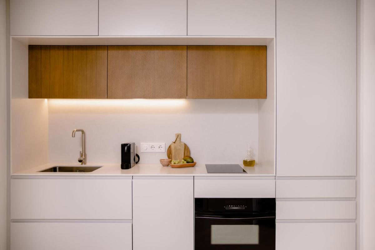 Una cocina o zona de cocina en THE FLAG HOTEL Marbella, Estepona Adult Recommended