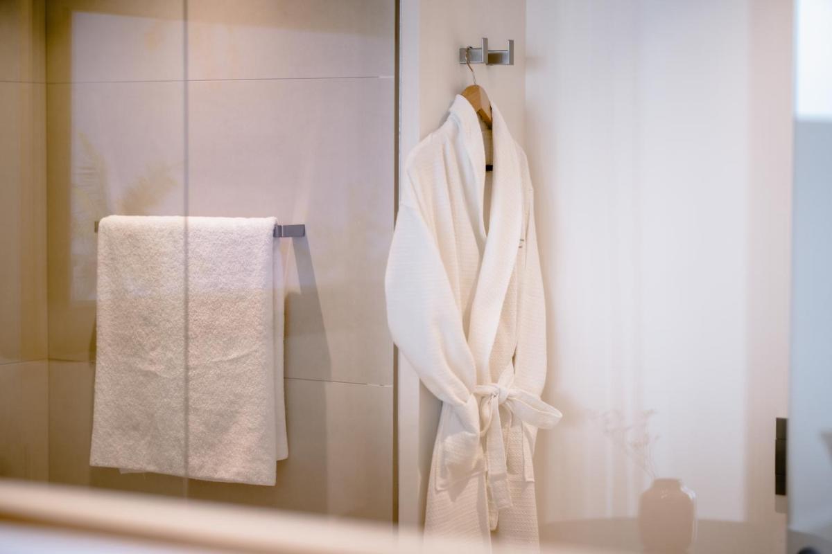 Un baño de THE FLAG HOTEL Marbella, Estepona Adult Recommended