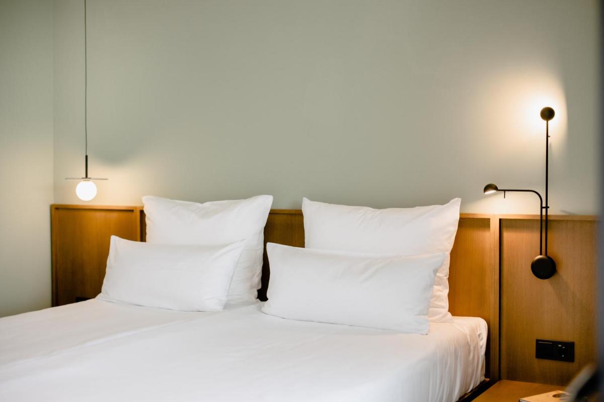 Cama o camas de una habitación en THE FLAG HOTEL Marbella, Estepona Adult Recommended