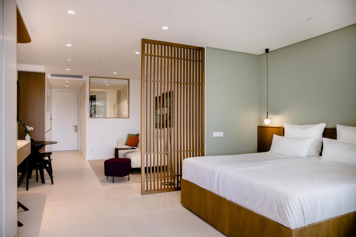 Cama o camas de una habitación en THE FLAG HOTEL Marbella, Estepona Adult Recommended