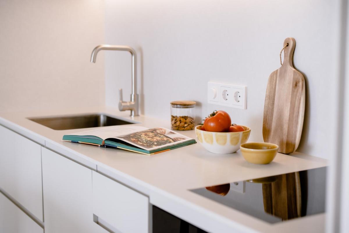 Una cocina o zona de cocina en THE FLAG HOTEL Marbella, Estepona Adult Recommended