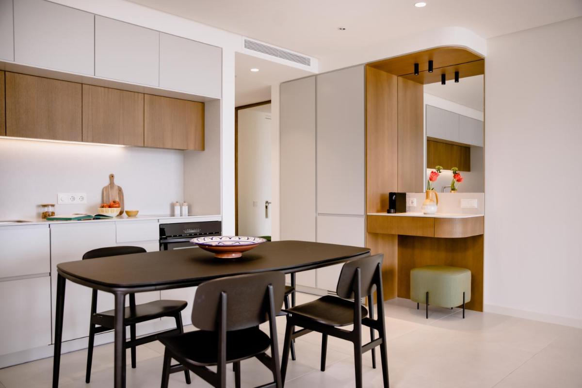Una cocina o zona de cocina en THE FLAG HOTEL Marbella, Estepona Adult Recommended