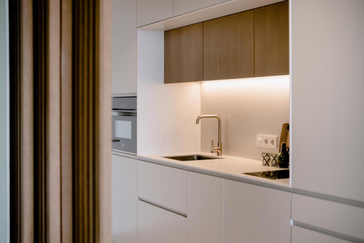 Una cocina o zona de cocina en THE FLAG HOTEL Marbella, Estepona Adult Recommended