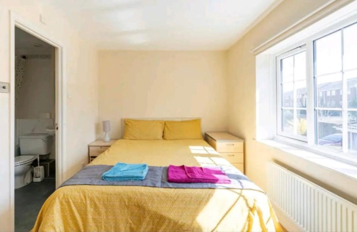 Ensuite Room near Canal - Housity