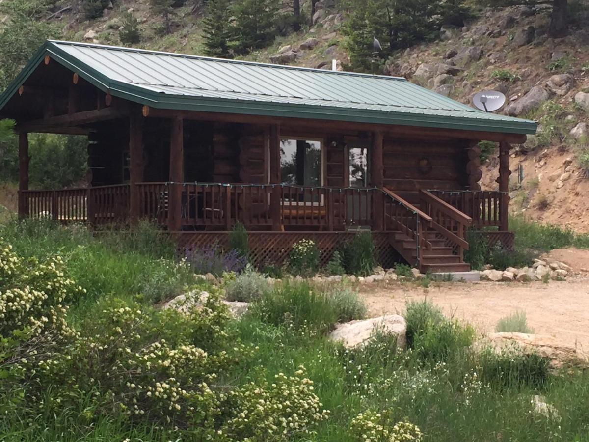 Two Bears Inn Bed & Breakfast - Housity