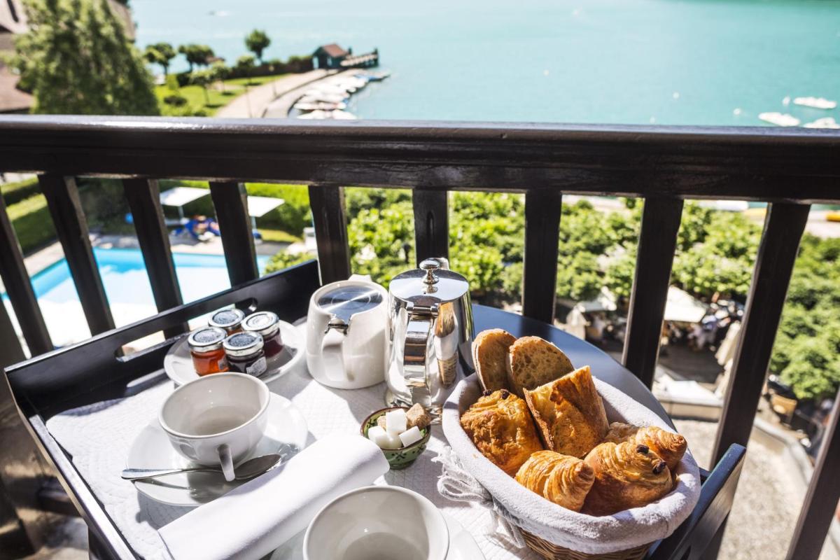 Nourriture dans l'hôtel ou à proximité