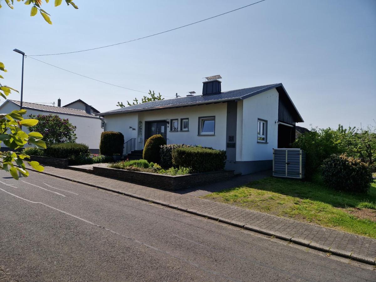Ferienhaus Vulkaneifel Haus Pesch - Housity