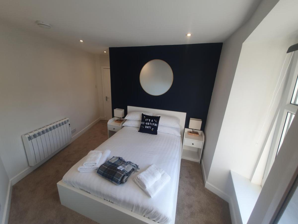 The Creek-Stone Den - Housity