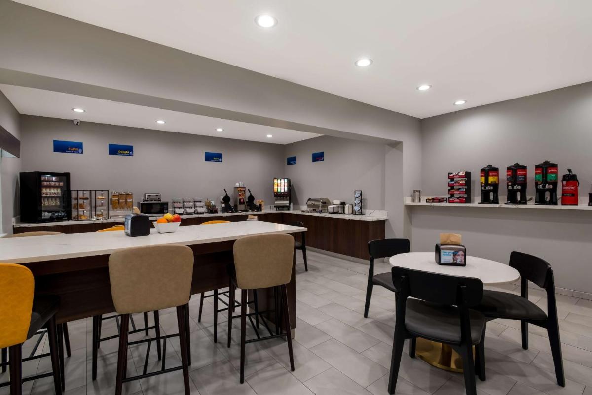 Best Western La Place Inn - Housity