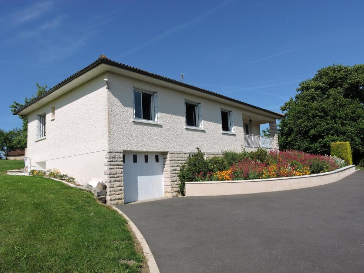 Maison Indépendante avec Grand Jardin, Cheminée, Wifi et Équipements de Loisirs à Agonac - FR-1-616-97 - Housity