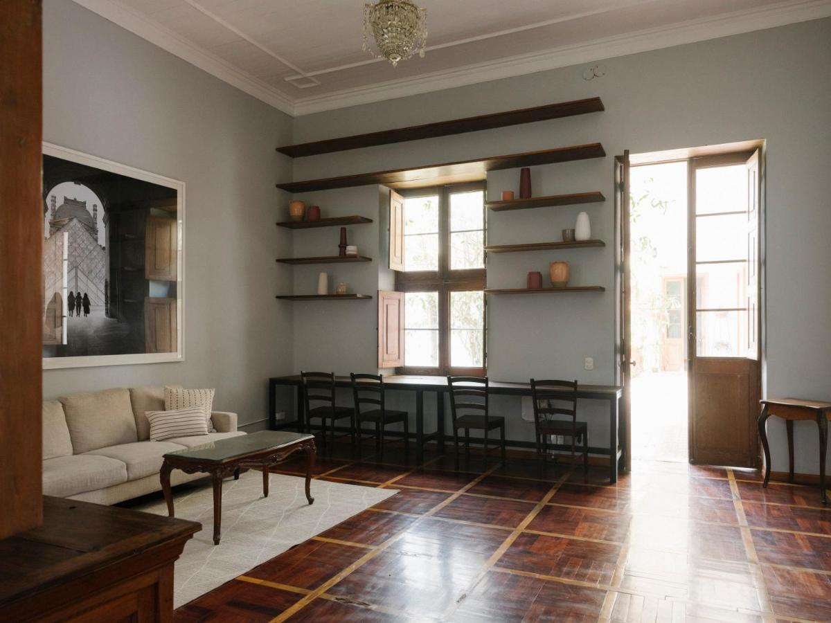 3BR Baroque Villa with Spacious Terrace - Housity