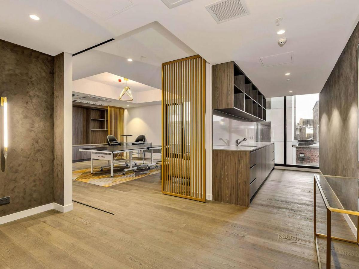 Suitetrails - Iris - The Skylight Escape Apartment