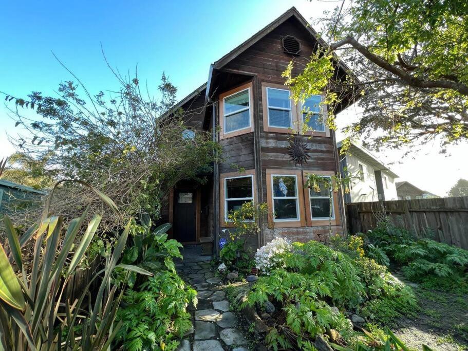 Pacifica Storybook Beach House - Housity