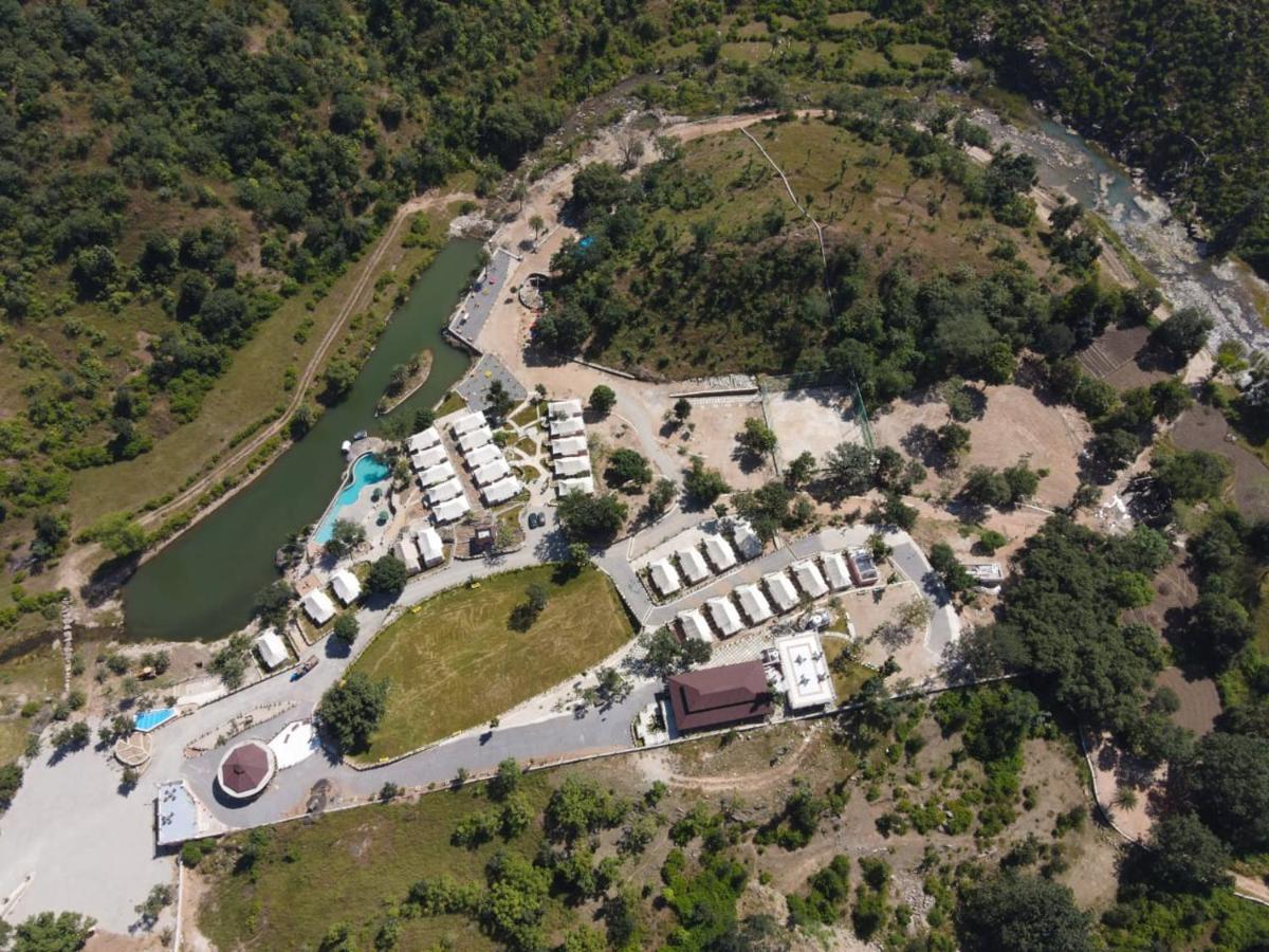 Jungle Journey- A Lake Resort - Housity