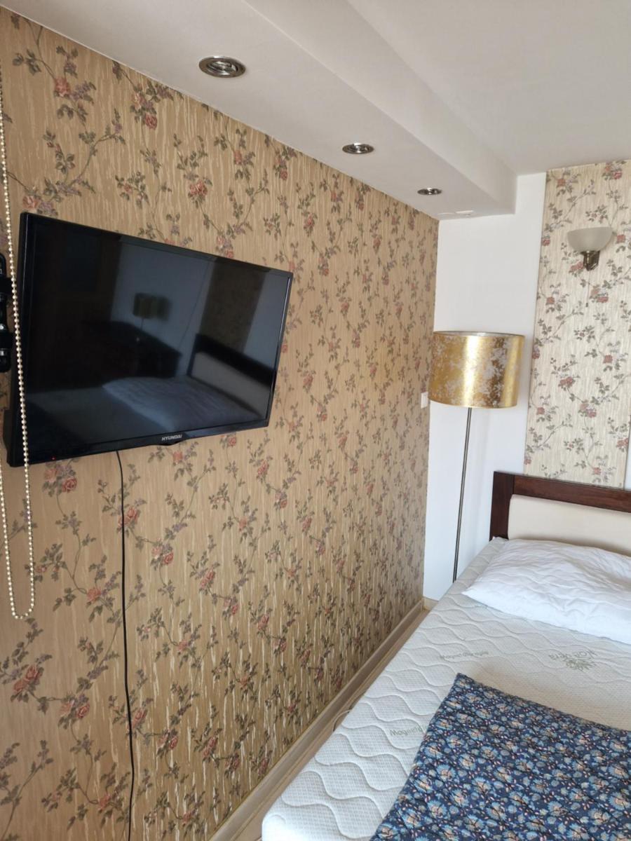 Balassi apartment -with green terrace&bike - Housity