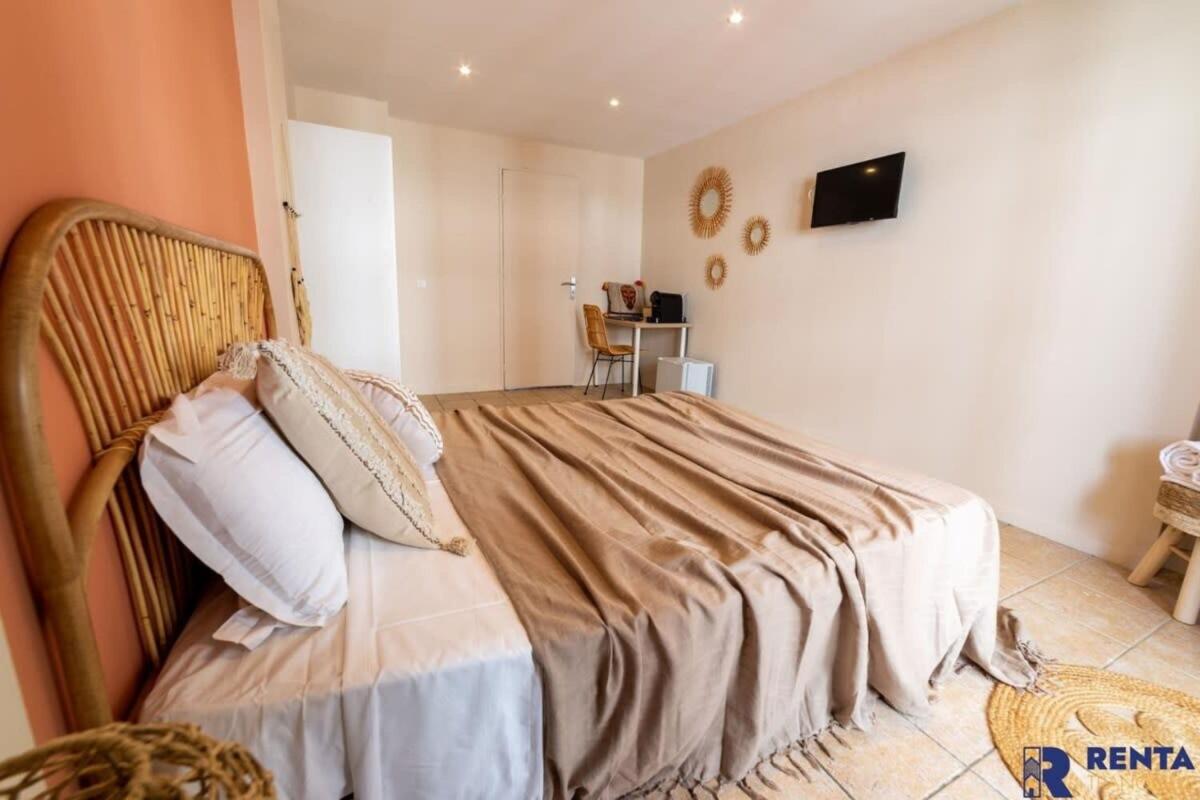 Chambre 1 René Cassinbalcon Wifi Mini-frigo TV - Housity