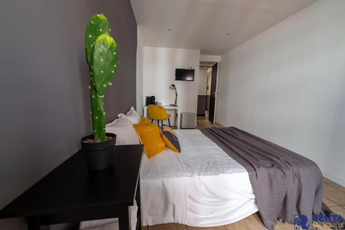 Chambre 2 René Cassinbalcon Wifi Mini-frigo TV - Housity