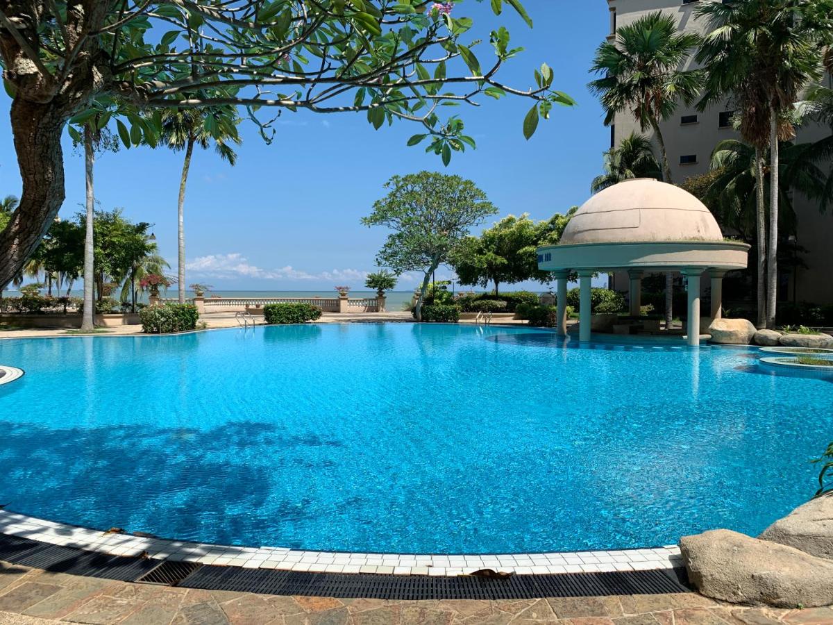 Riviera Bay Condominium, Tanjung Kling - Housity