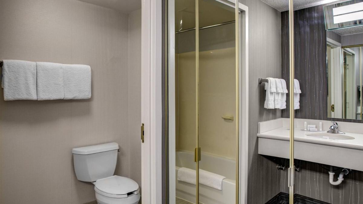 Courtyard by Marriott Cleveland Westlake - Housity