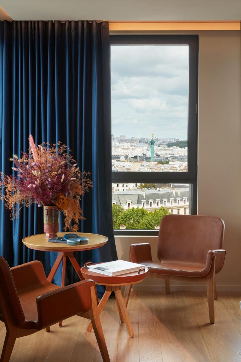 Coin salon dans l'établissement SO/ Paris Hotel