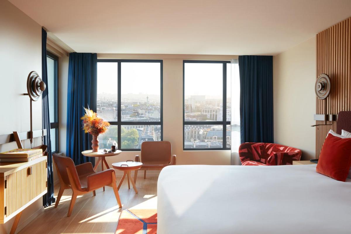 Un ou plusieurs lits dans un hébergement de l'établissement SO/ Paris Hotel