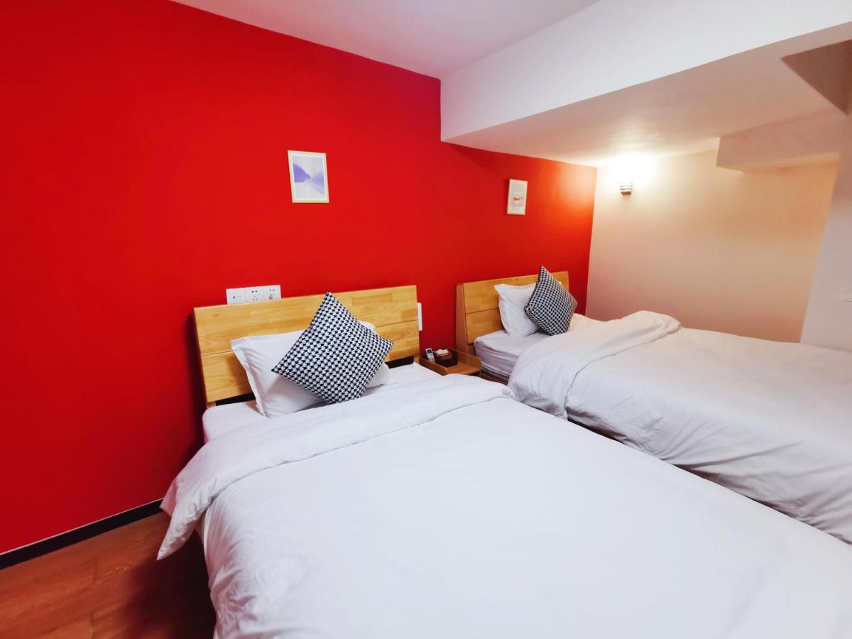 Amanda Hotel - Housity