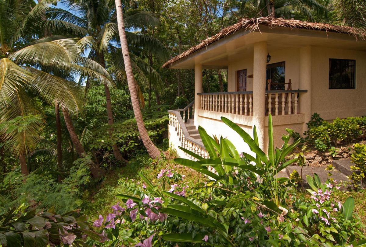 Easy Diving and Beach Resort - Housity