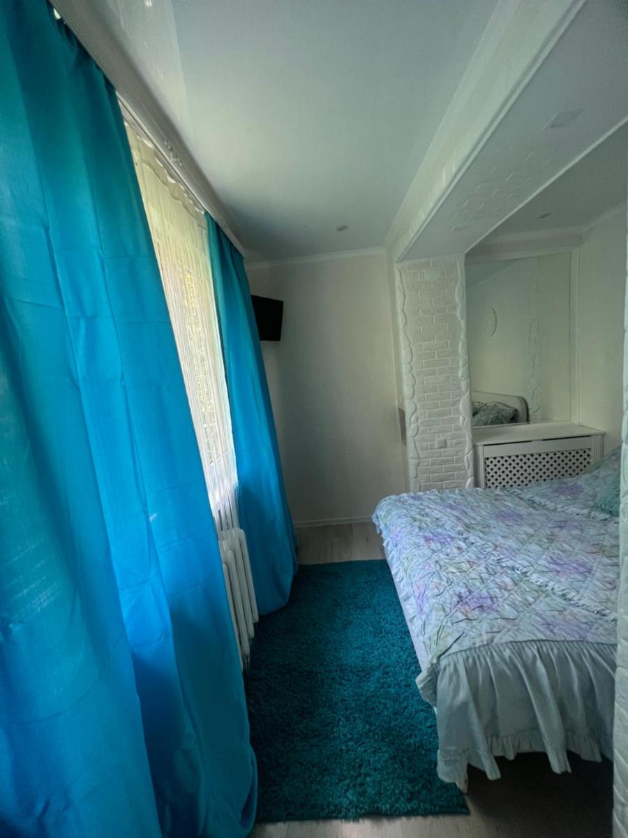Warm Silver Apartment Miron Costin 11/2 - Housity
