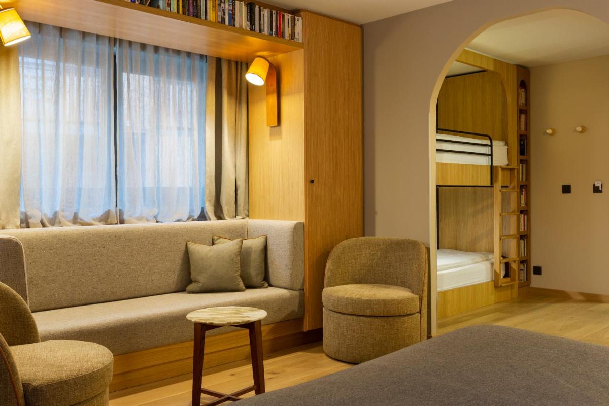Coin salon dans l'établissement Heliopic Hotel & Spa