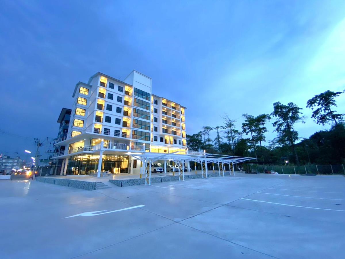 Suitetrails - GEEN Hotel Chonburi