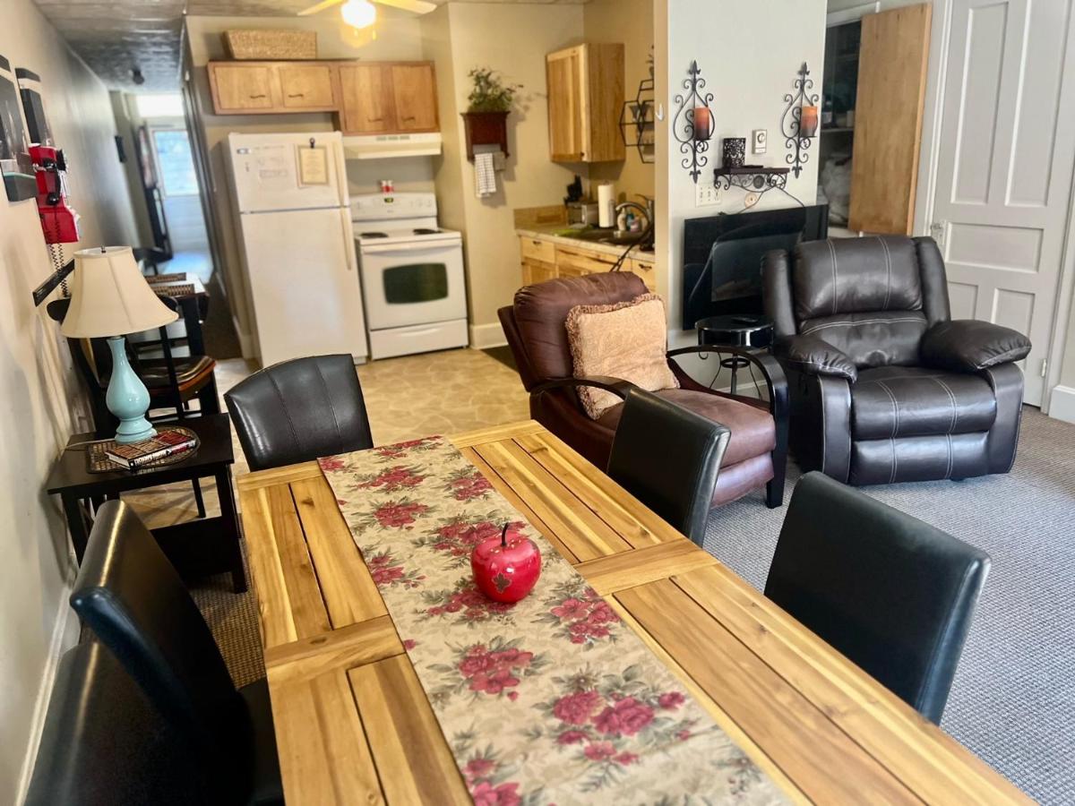 Main Street two bedroom in Galena-Great location! - Housity
