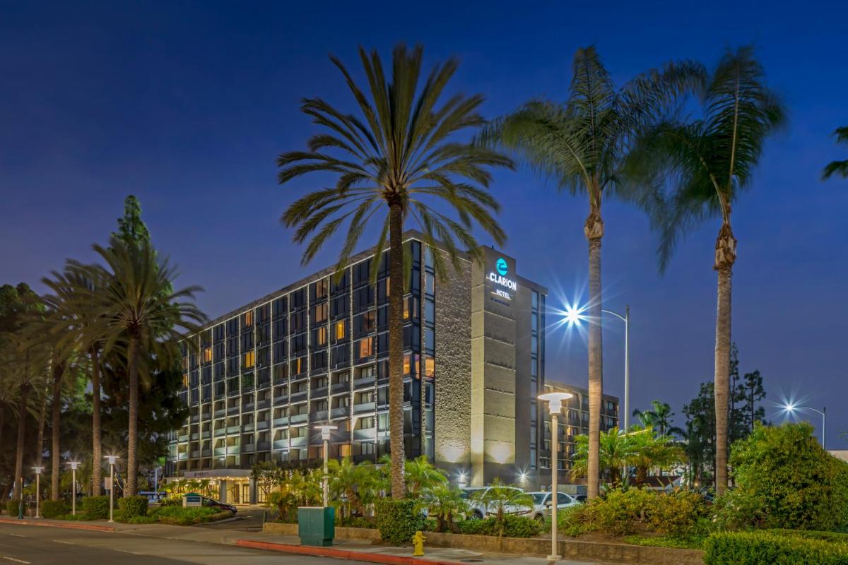 Clarion Hotel Anaheim Resort - Housity