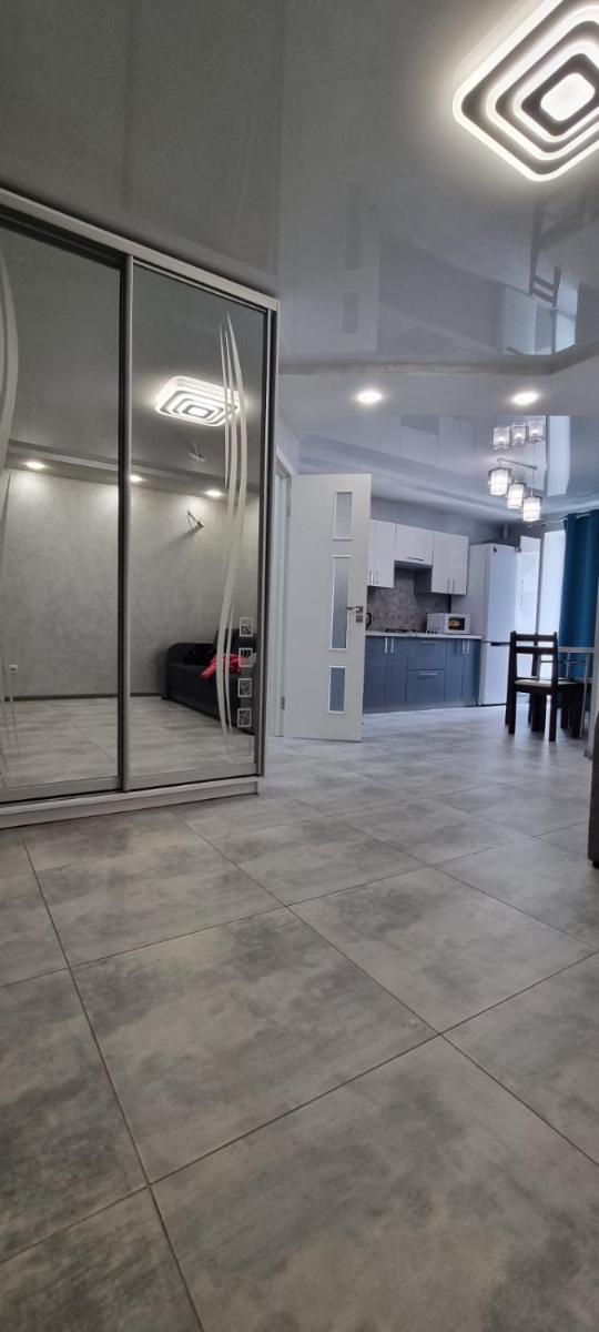Затишна двокімнатна квартира - Housity