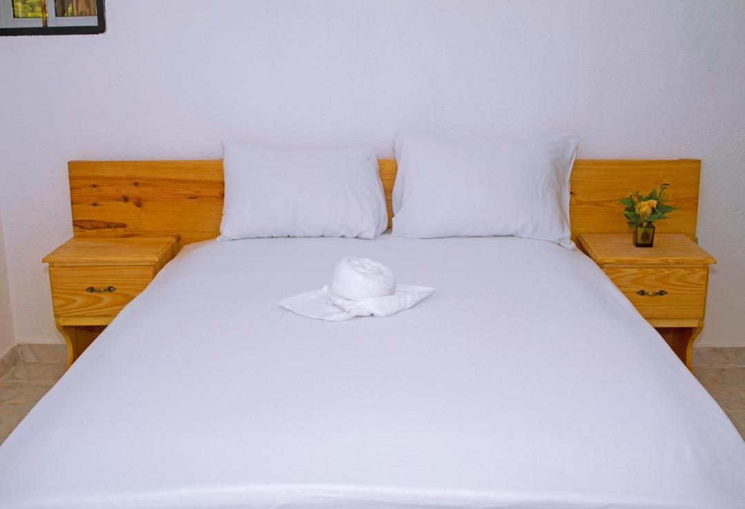 Suitetrails - Heritage Comfortable Guest House