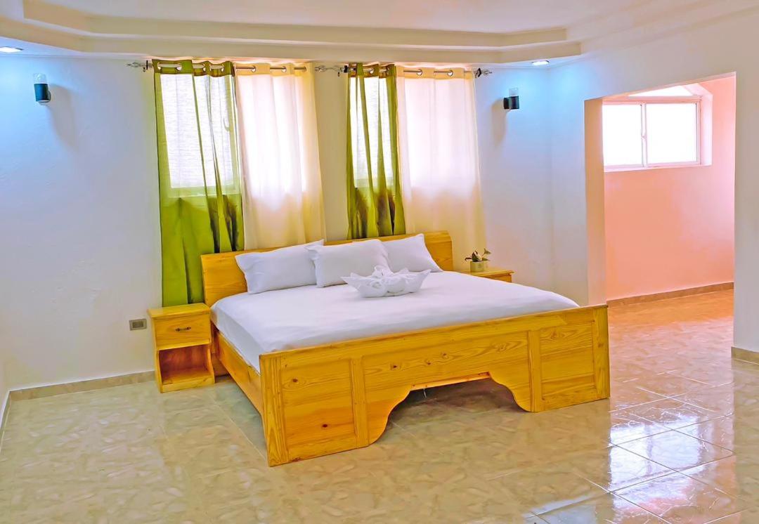 Suitetrails - Heritage Comfortable Guest House