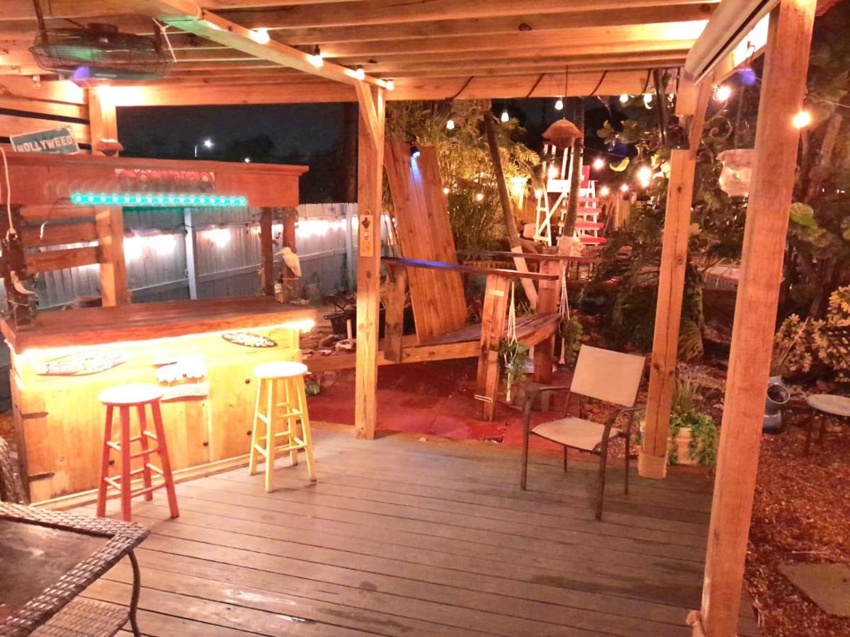 Susan and Ledif's Tropical Hideaway - Housity