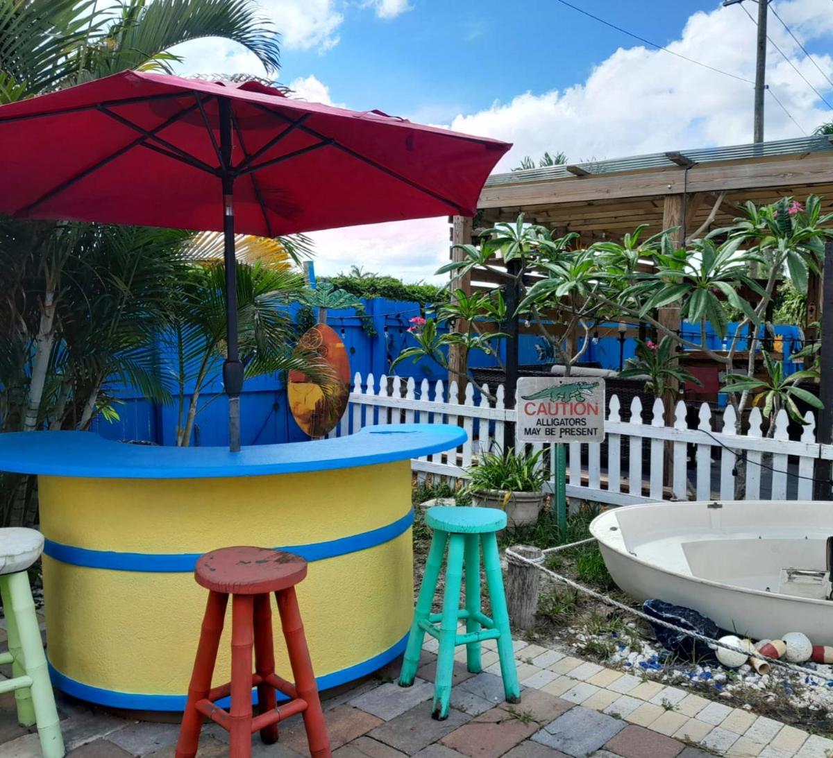 Susan and Ledif's Tropical Hideaway - Housity